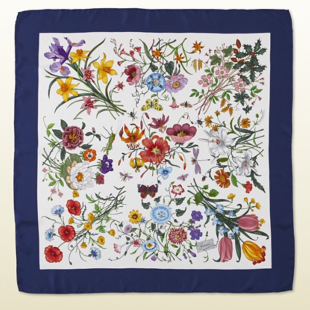 New Gucci Flora V. Accornero  Floral White Blue Border Silk Scarf